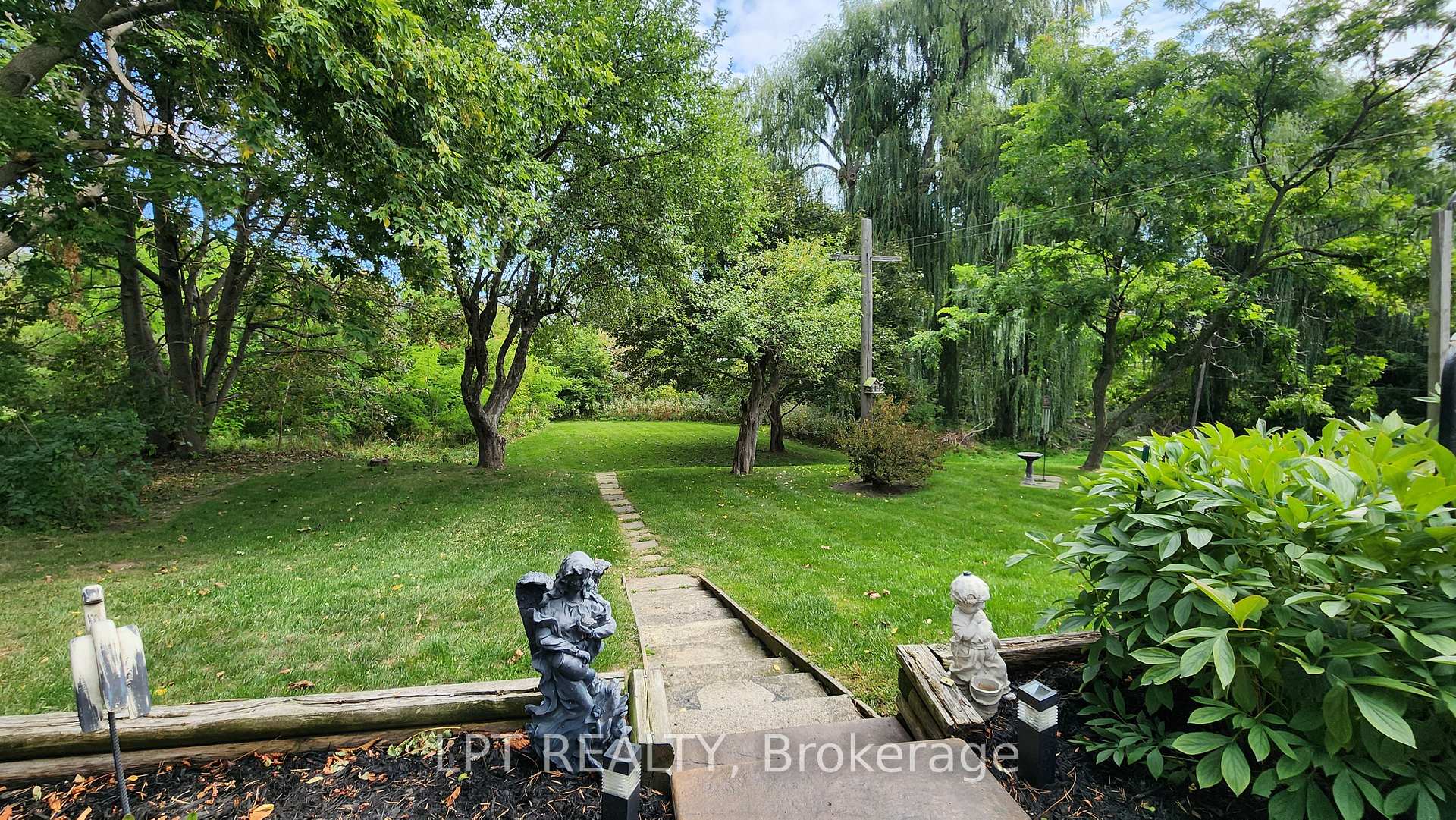 Photo 36 of 25 Davidson Street, Barrie, Wellington — HOMEH
