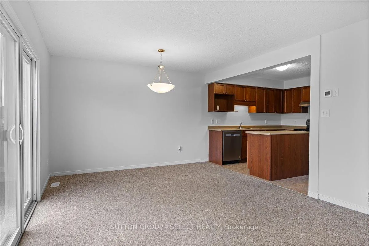 Photo 12 of 115 Templewood Drive, Kitchener — HOMEH