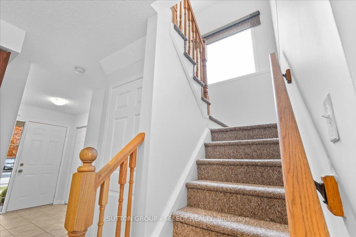 Photo 15 of 115 Templewood Drive, Kitchener — HOMEH