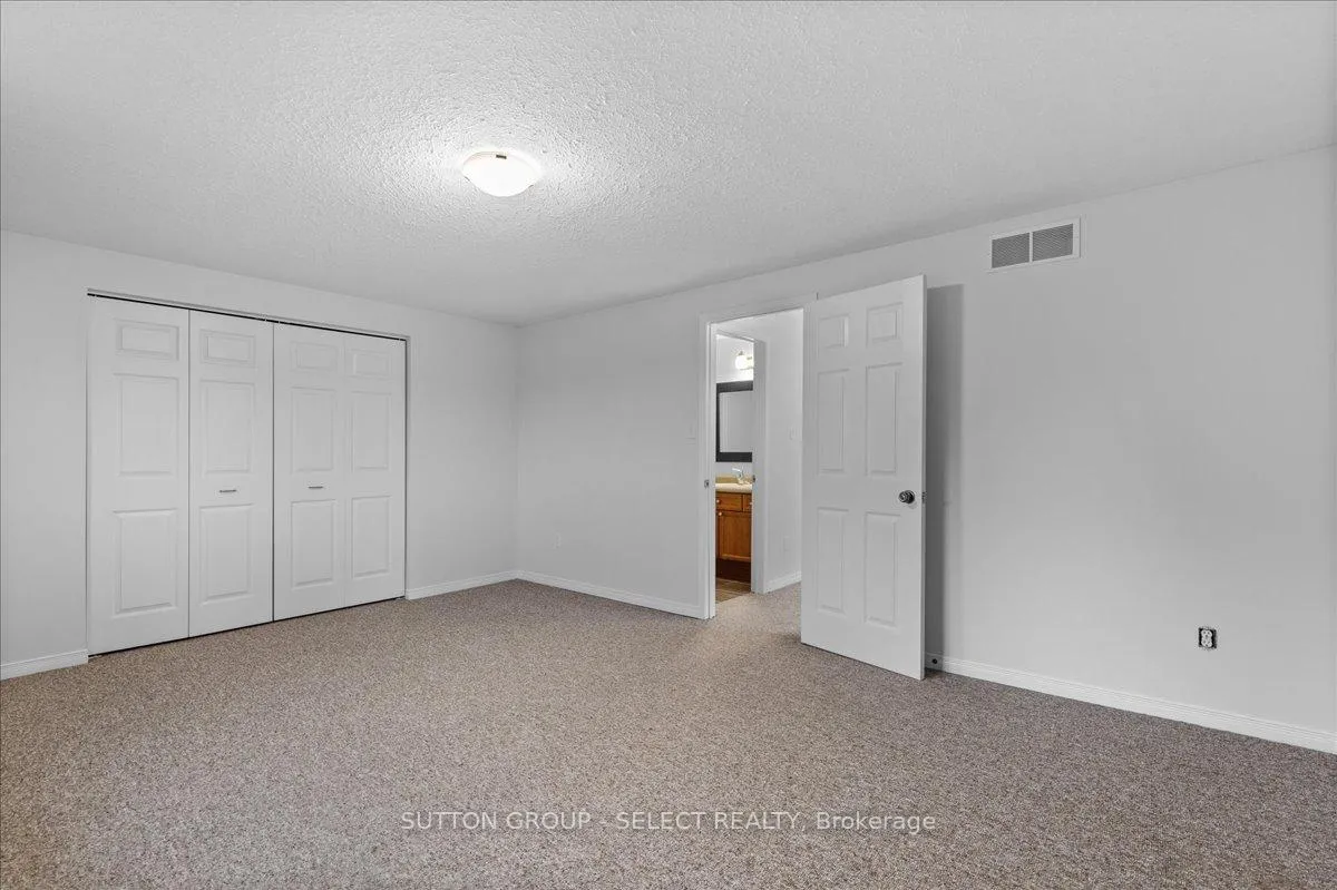 Photo 18 of 115 Templewood Drive, Kitchener — HOMEH