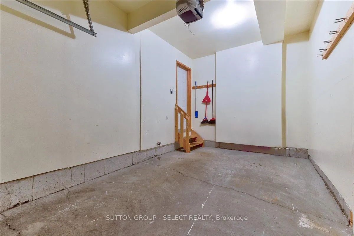 Photo 31 of 115 Templewood Drive, Kitchener — HOMEH