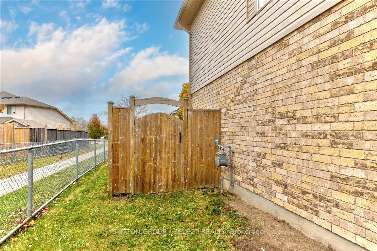 Photo 33 of 115 Templewood Drive, Kitchener — HOMEH