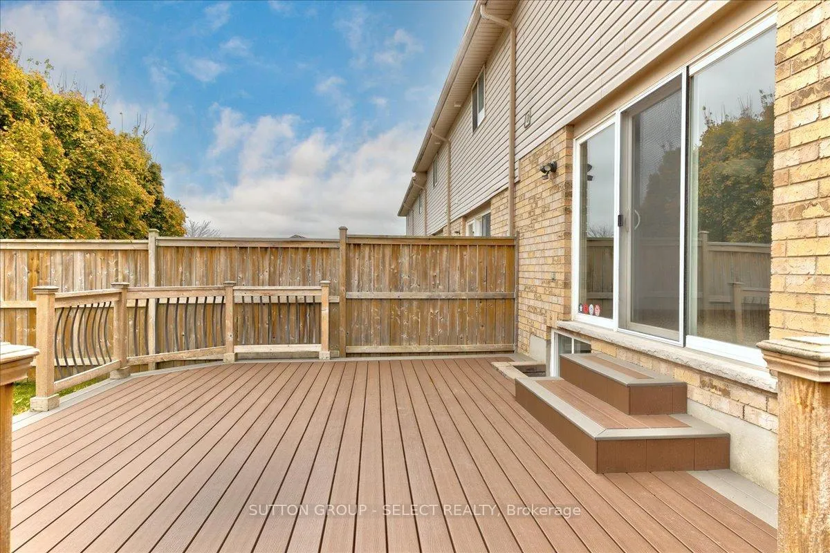 Photo 35 of 115 Templewood Drive, Kitchener — HOMEH