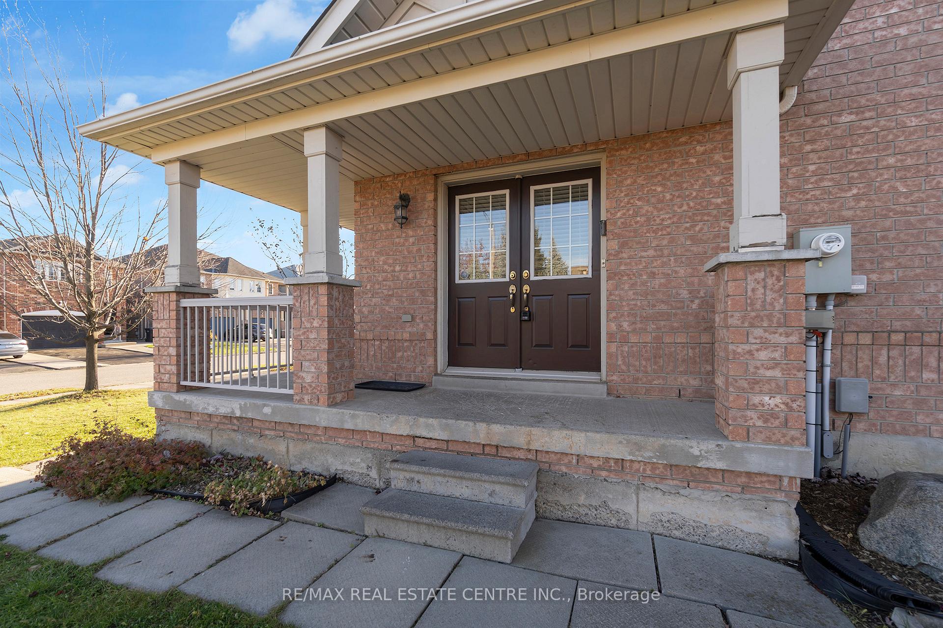 Photo 3 of 36 Capistro Street, Brampton, Fletcher's Meadow — HOMEH