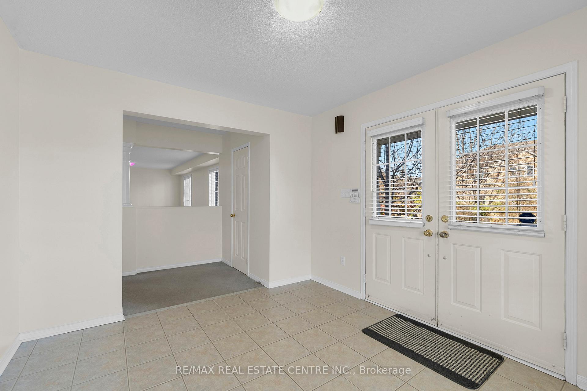 Photo 5 of 36 Capistro Street, Brampton, Fletcher's Meadow — HOMEH