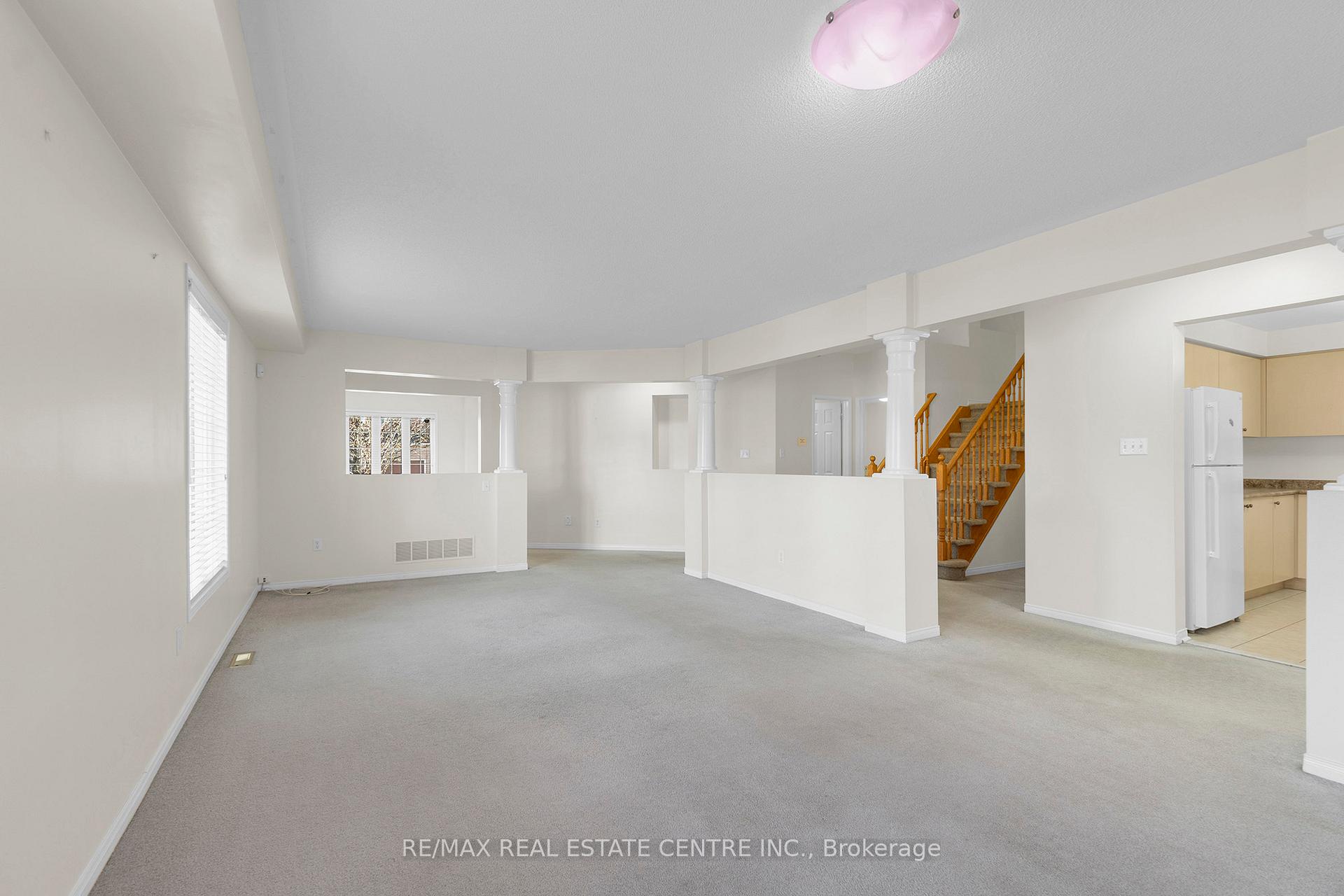Photo 9 of 36 Capistro Street, Brampton, Fletcher's Meadow — HOMEH
