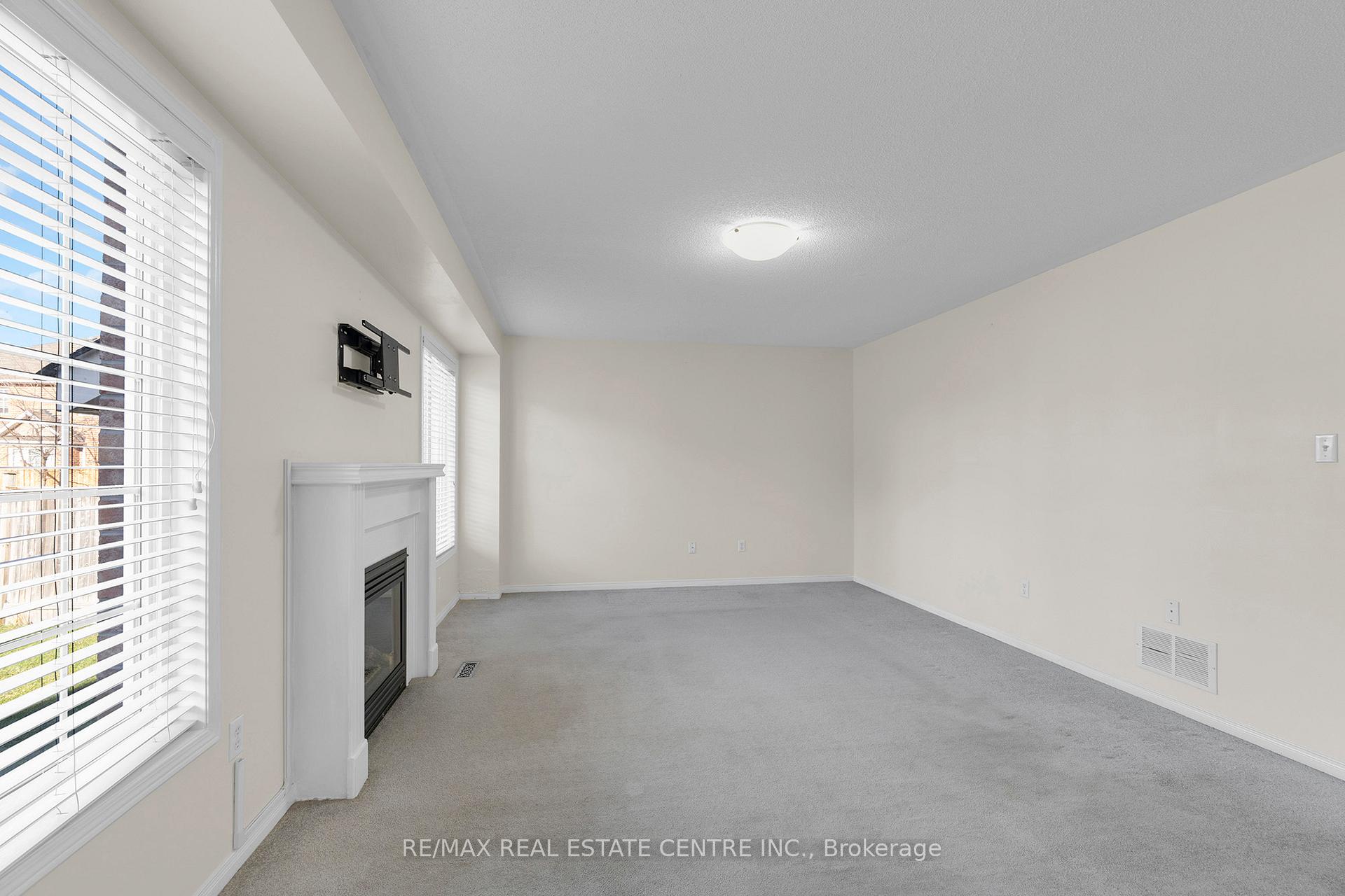 Photo 10 of 36 Capistro Street, Brampton, Fletcher's Meadow — HOMEH