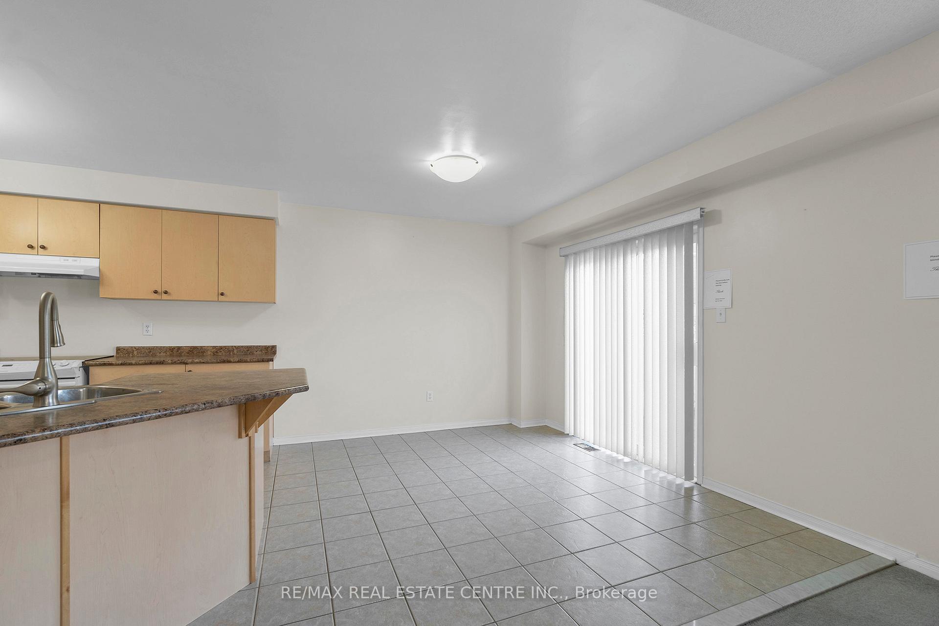Photo 13 of 36 Capistro Street, Brampton, Fletcher's Meadow — HOMEH