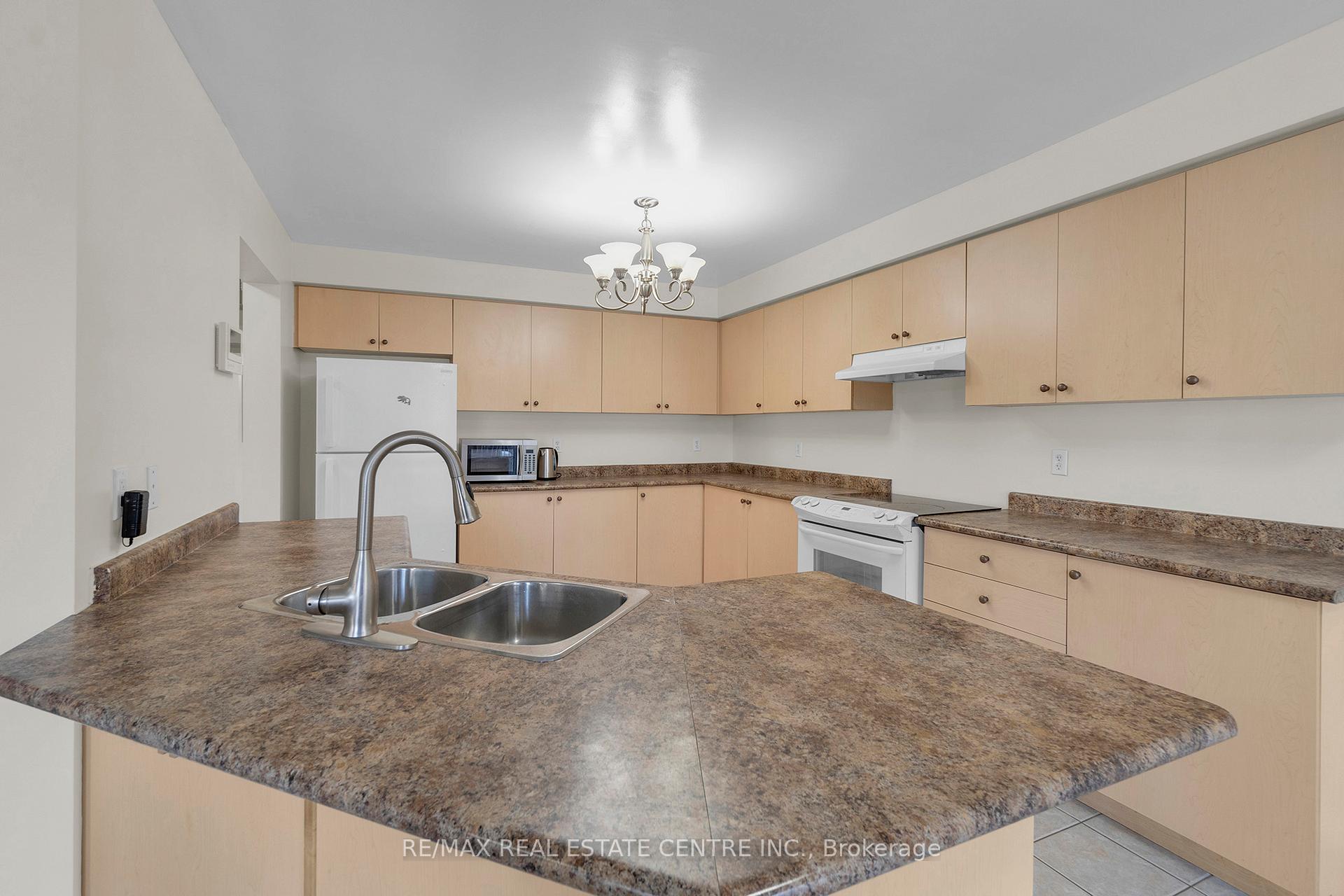 Photo 17 of 36 Capistro Street, Brampton, Fletcher's Meadow — HOMEH