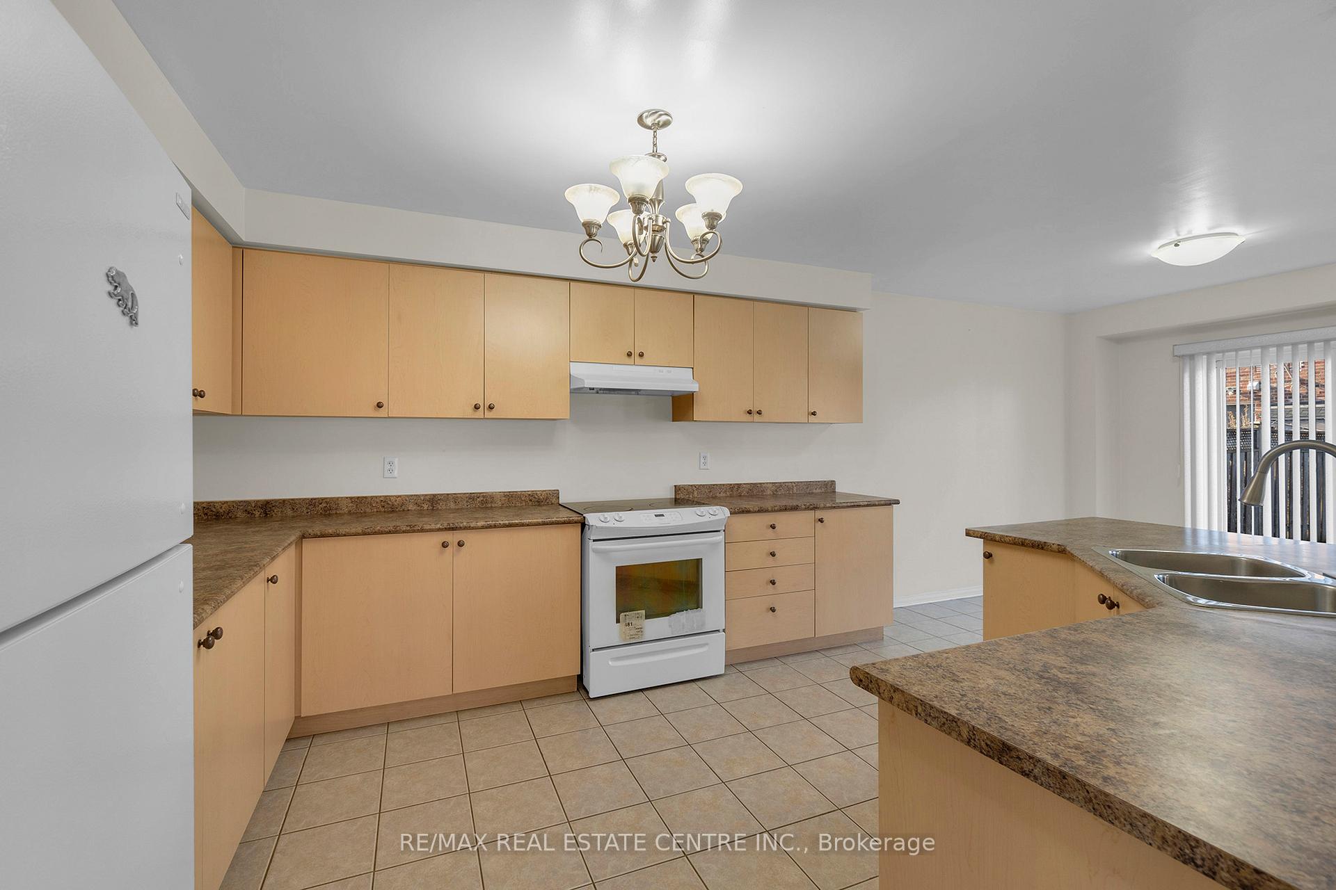 Photo 18 of 36 Capistro Street, Brampton, Fletcher's Meadow — HOMEH