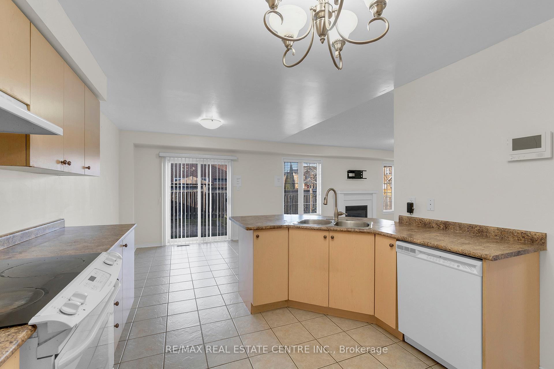 Photo 19 of 36 Capistro Street, Brampton, Fletcher's Meadow — HOMEH