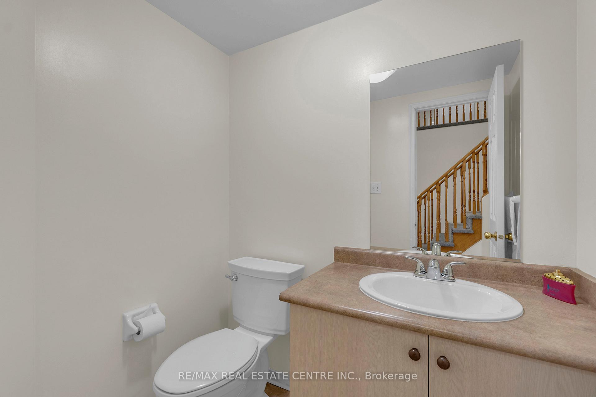 Photo 21 of 36 Capistro Street, Brampton, Fletcher's Meadow — HOMEH