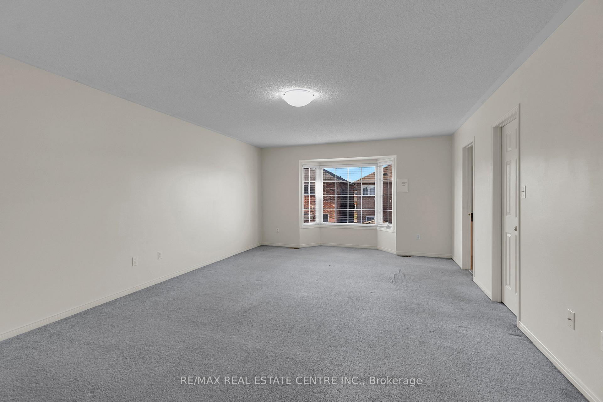 Photo 25 of 36 Capistro Street, Brampton, Fletcher's Meadow — HOMEH