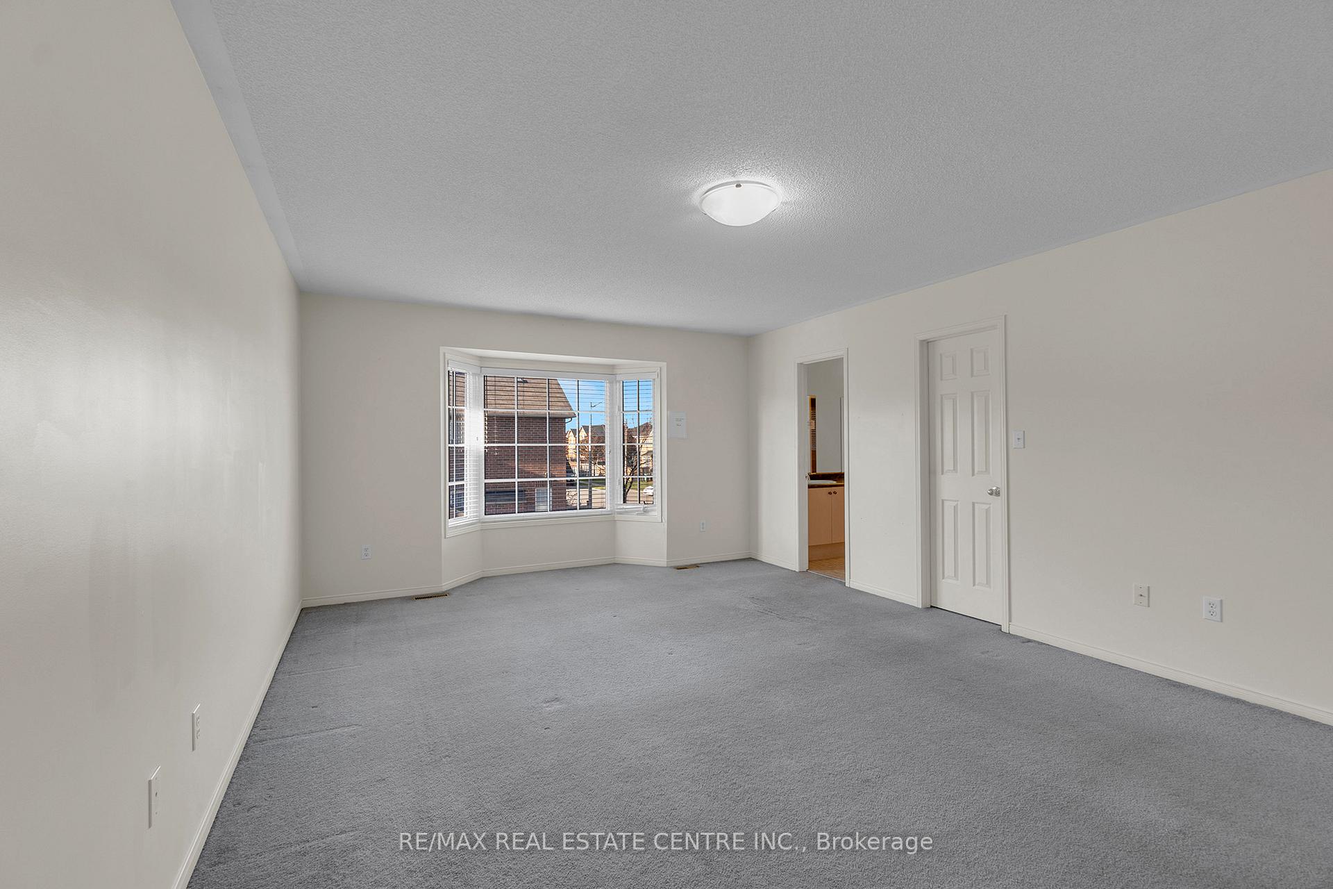 Photo 26 of 36 Capistro Street, Brampton, Fletcher's Meadow — HOMEH