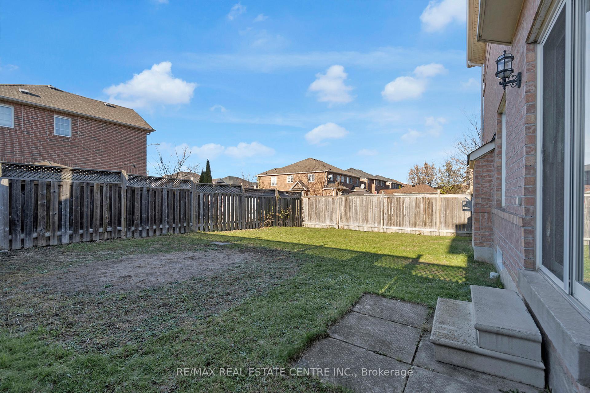 Photo 44 of 36 Capistro Street, Brampton, Fletcher's Meadow — HOMEH