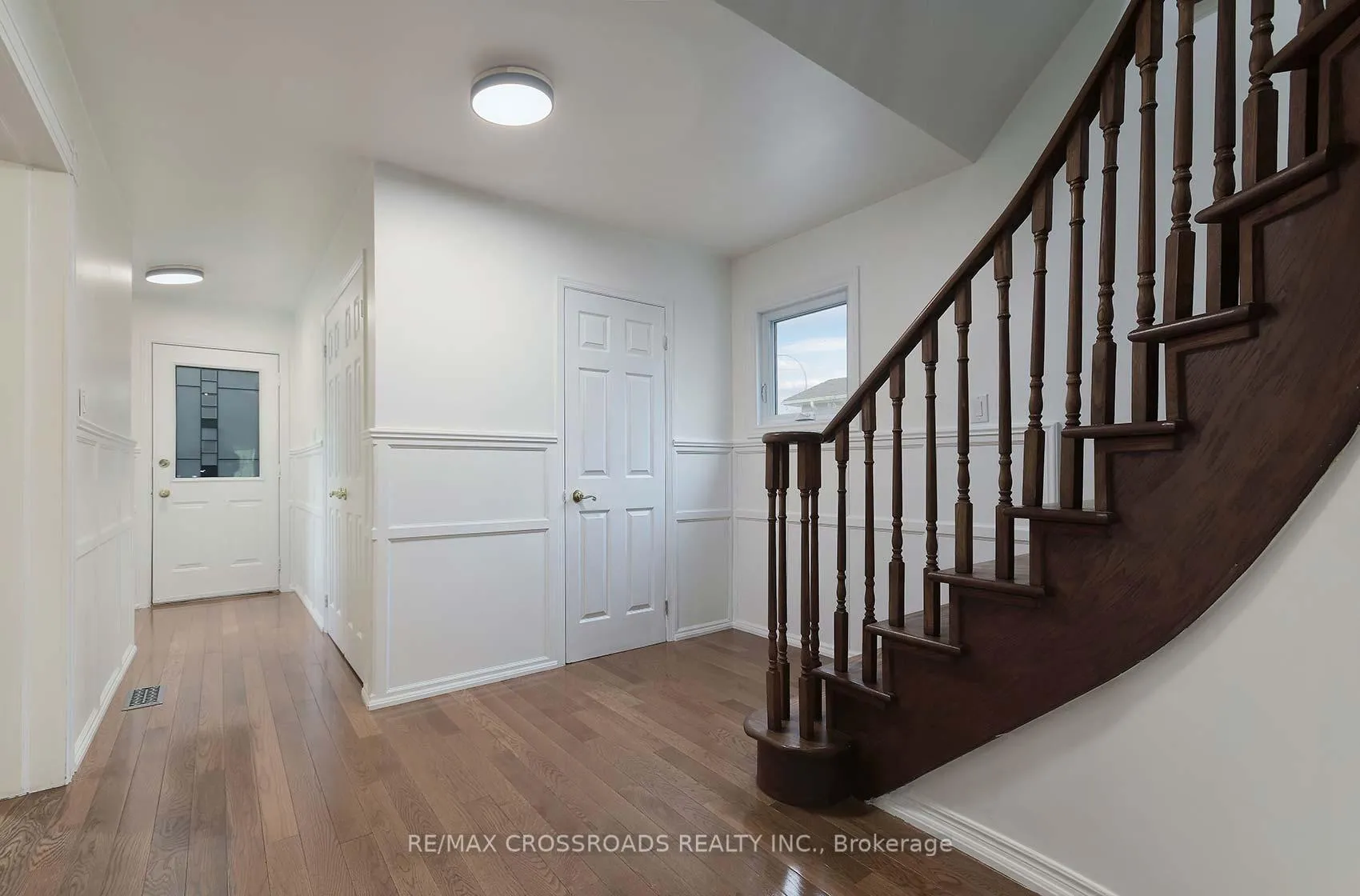 Photo 3 of 42 Bluebell Crescent, Whitby, Lynde Creek — HOMEH