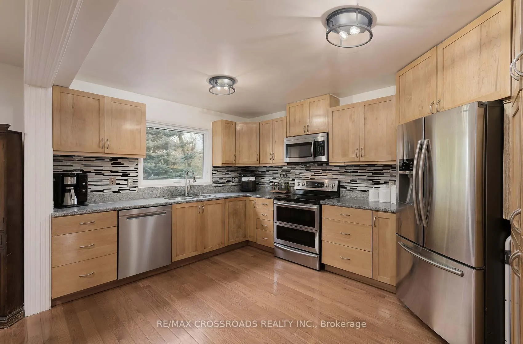 Photo 7 of 42 Bluebell Crescent, Whitby, Lynde Creek — HOMEH