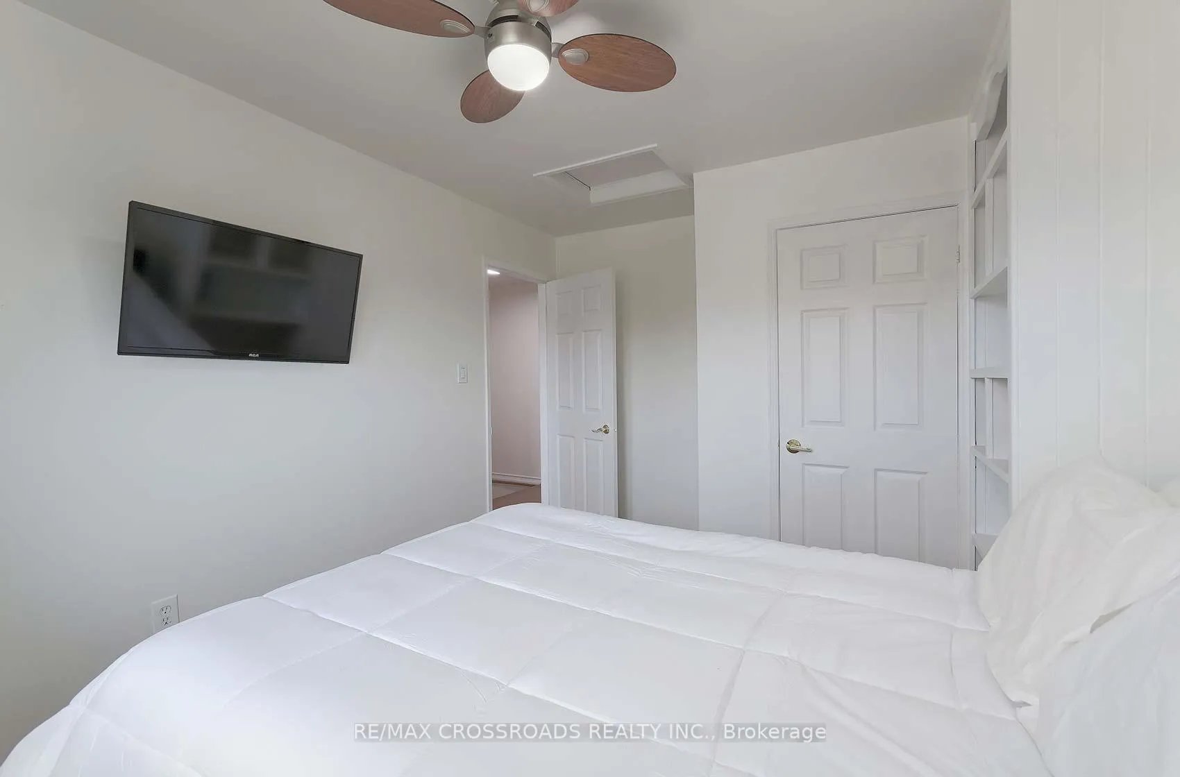 Photo 19 of 42 Bluebell Crescent, Whitby, Lynde Creek — HOMEH