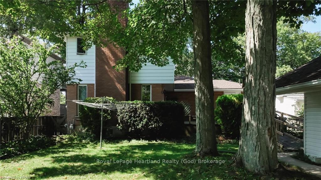 Photo 5 of 27 Bluewater Drive, Goderich, Goderich (Town) — HOMEH