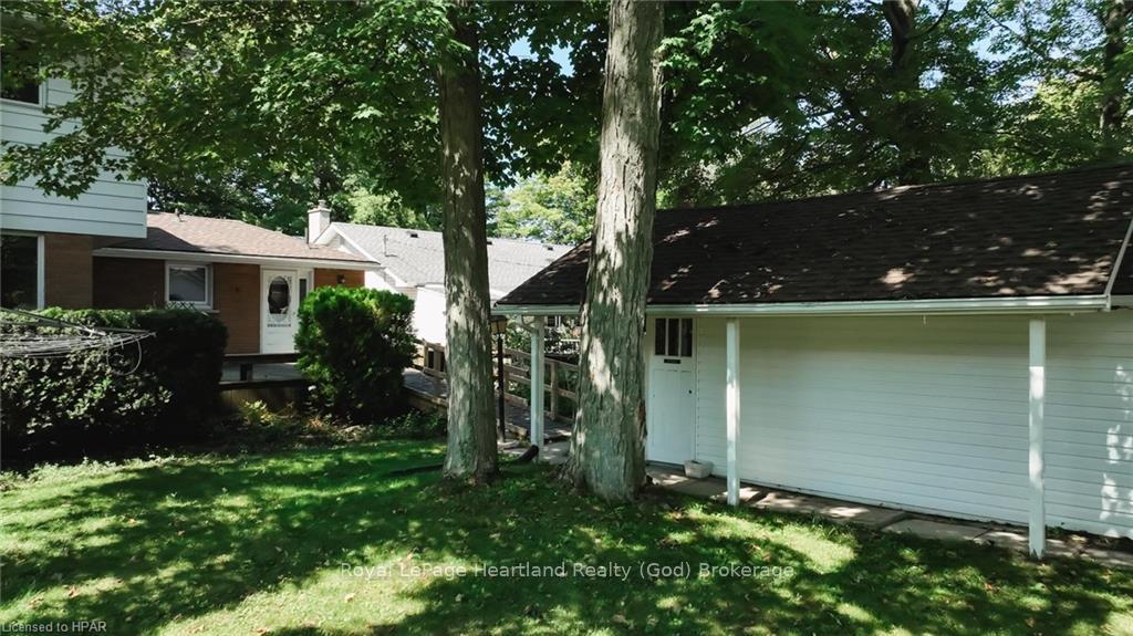 Photo 6 of 27 Bluewater Drive, Goderich, Goderich (Town) — HOMEH