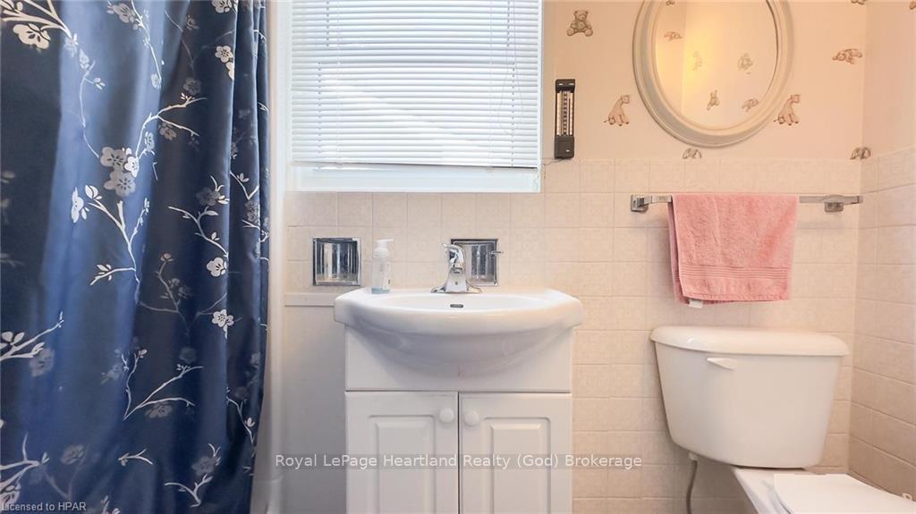 Photo 14 of 27 Bluewater Drive, Goderich, Goderich (Town) — HOMEH