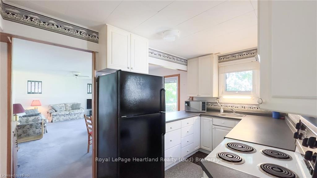 Photo 15 of 27 Bluewater Drive, Goderich, Goderich (Town) — HOMEH