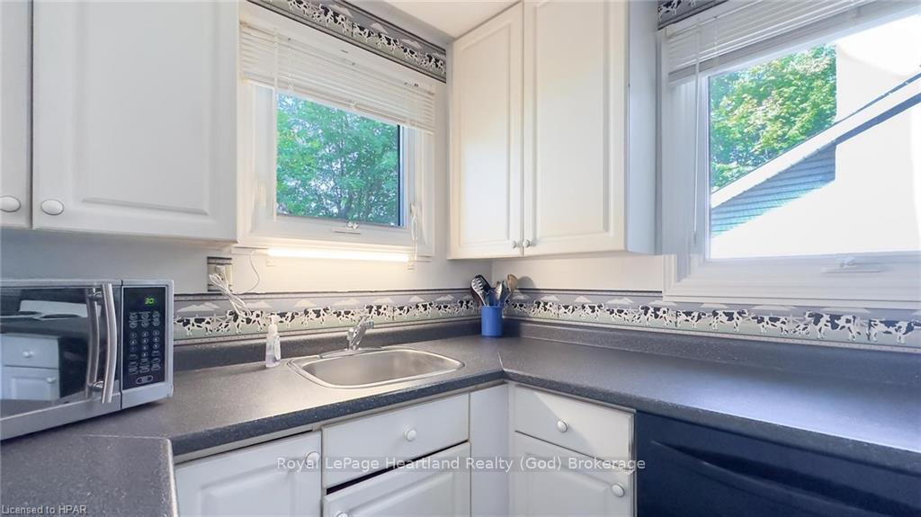 Photo 19 of 27 Bluewater Drive, Goderich, Goderich (Town) — HOMEH