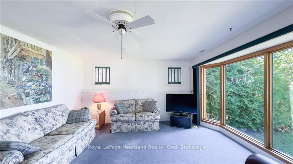 Photo 23 of 27 Bluewater Drive, Goderich, Goderich (Town) — HOMEH