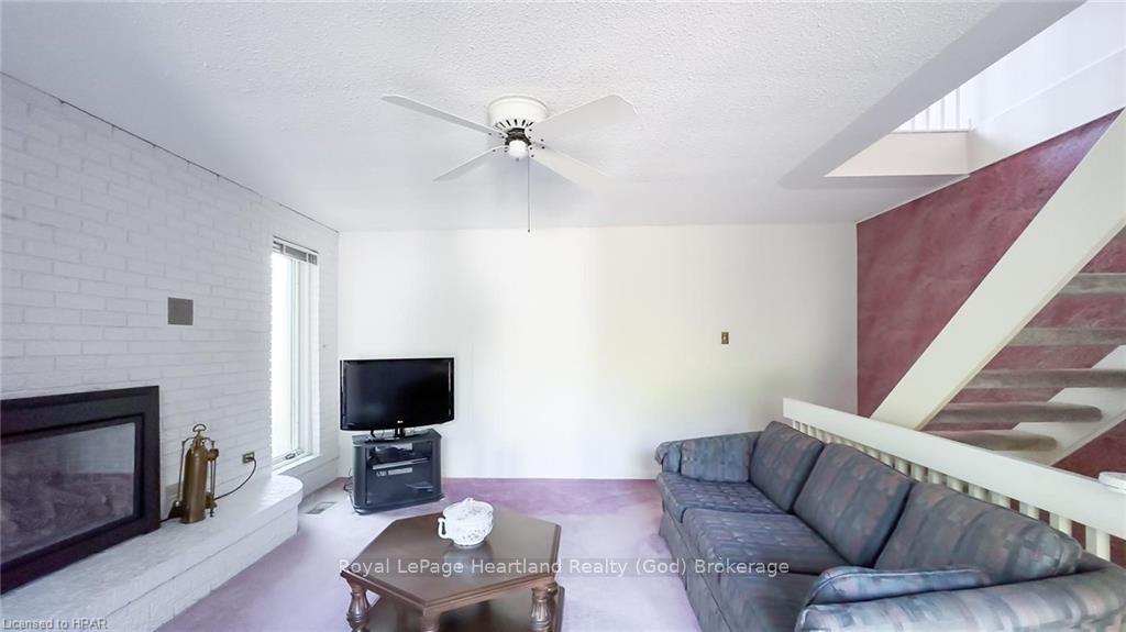 Photo 35 of 27 Bluewater Drive, Goderich, Goderich (Town) — HOMEH