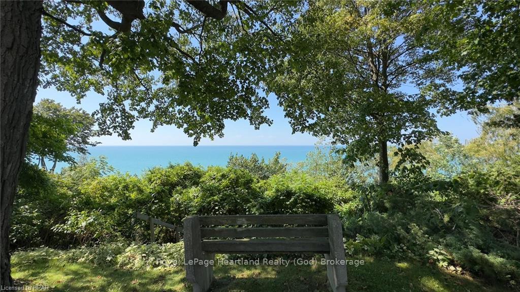 Photo 37 of 27 Bluewater Drive, Goderich, Goderich (Town) — HOMEH