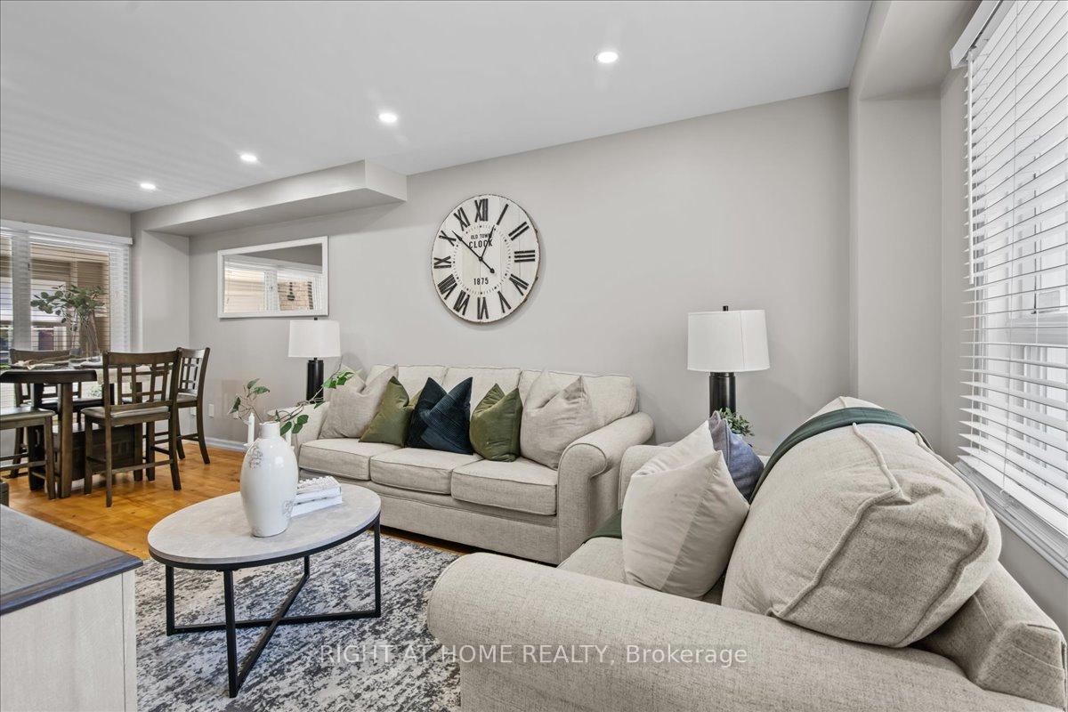 Photo 5 of 34 Vail Meadows Crescent, Clarington, Bowmanville — HOMEH