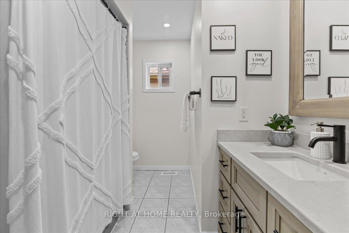 Photo 22 of 34 Vail Meadows Crescent, Clarington, Bowmanville — HOMEH