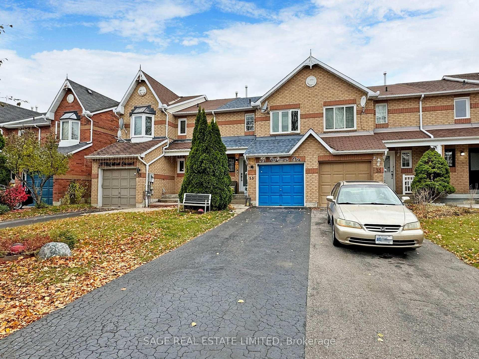 Photo 2 of 33 Mccullock Crescent, Ajax, Northwest Ajax — HOMEH