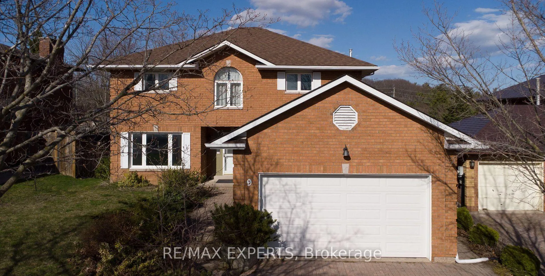 Photo 1 of 9 Templeton Crescent, Barrie, Letitia Heights — HOMEH