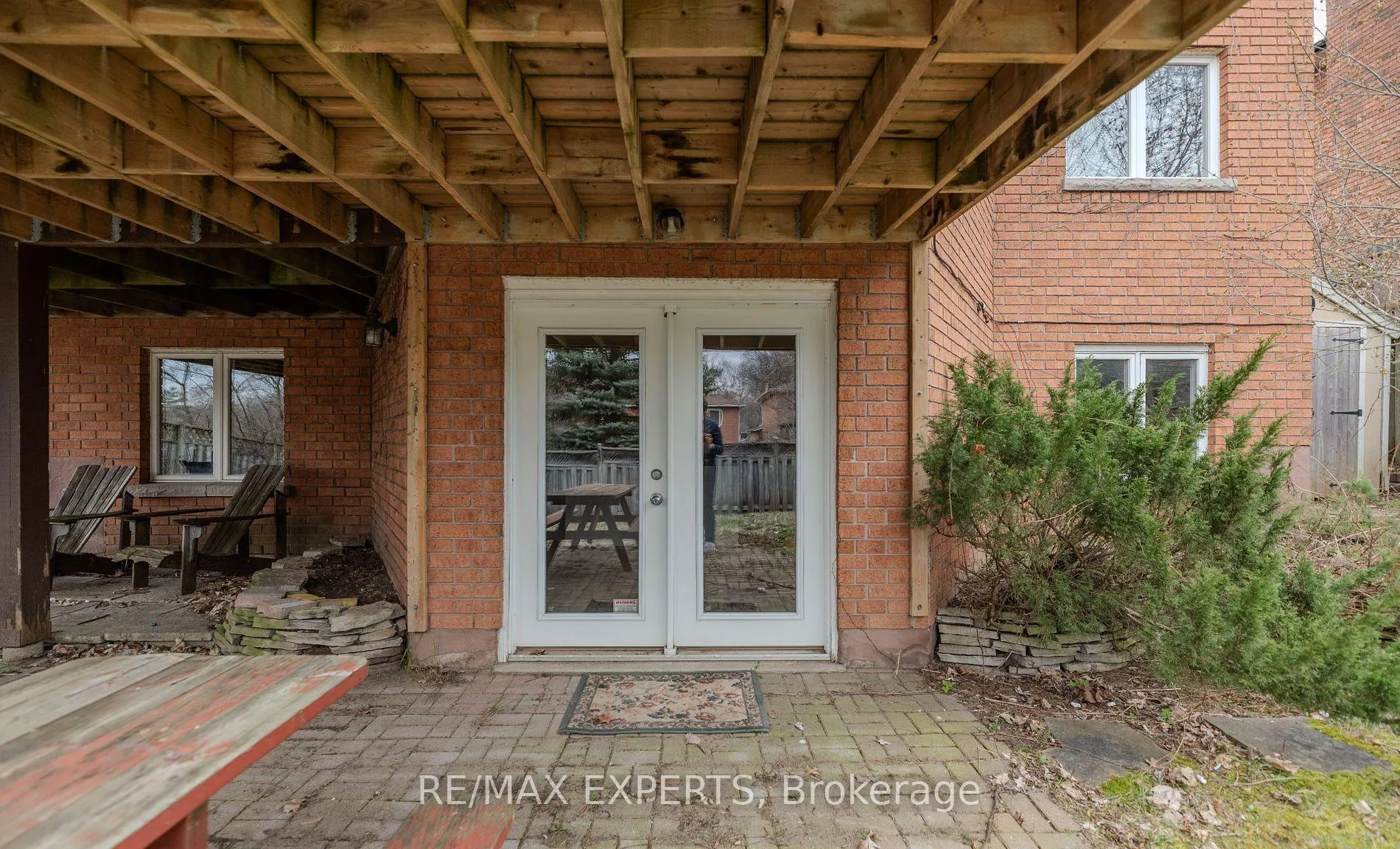 Photo 4 of 9 Templeton Crescent, Barrie, Letitia Heights — HOMEH
