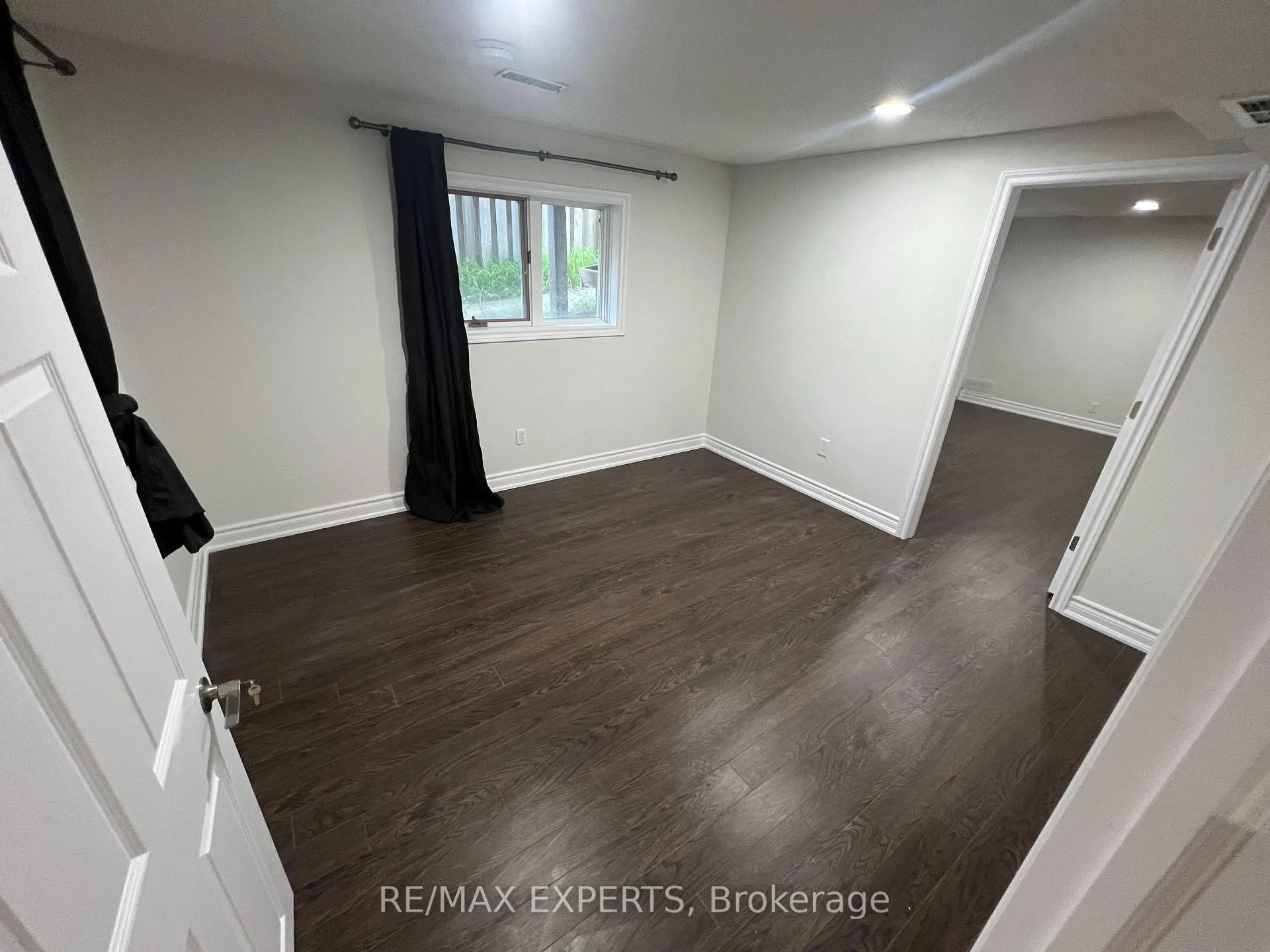 Photo 8 of 9 Templeton Crescent, Barrie, Letitia Heights — HOMEH