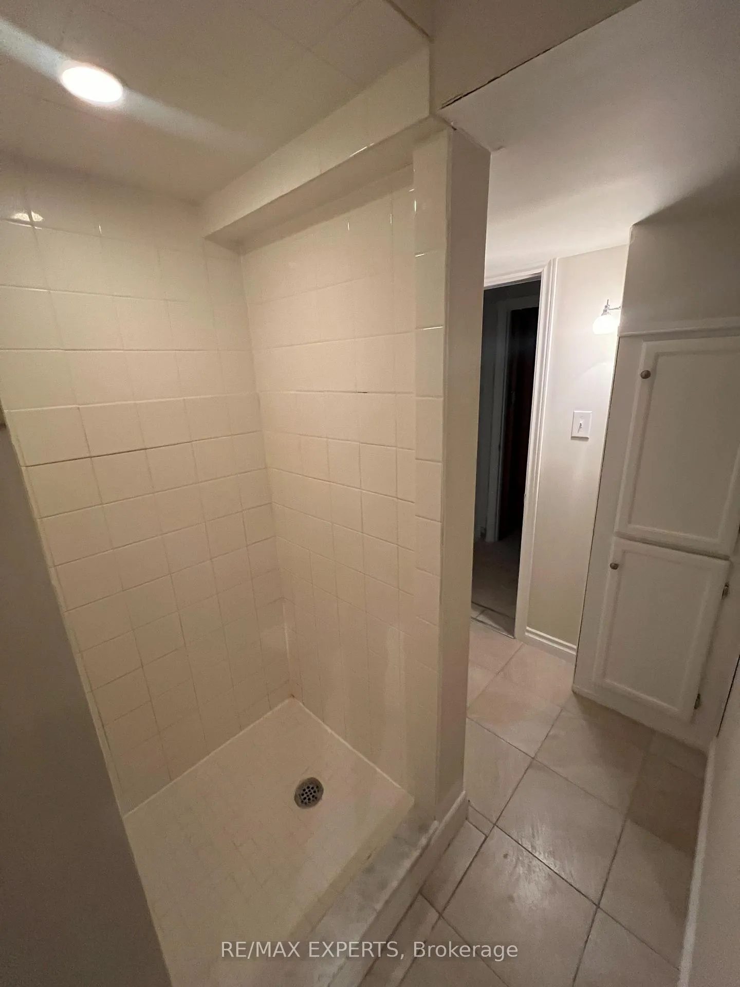 Photo 12 of 9 Templeton Crescent, Barrie, Letitia Heights — HOMEH