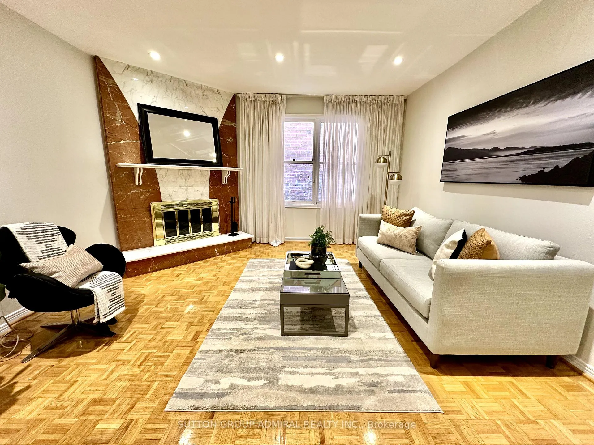 Photo 4 of 273 Spring Gate Boulevard, Vaughan, Crestwood-Springfarm-Yorkhill — HOMEH