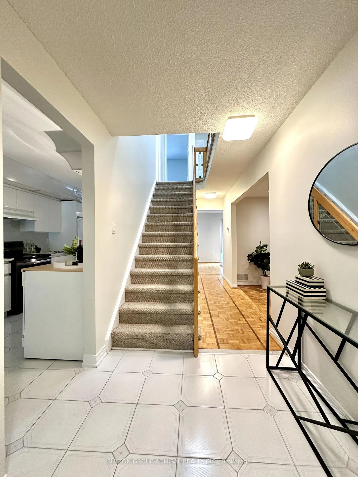 Photo 5 of 273 Spring Gate Boulevard, Vaughan, Crestwood-Springfarm-Yorkhill — HOMEH