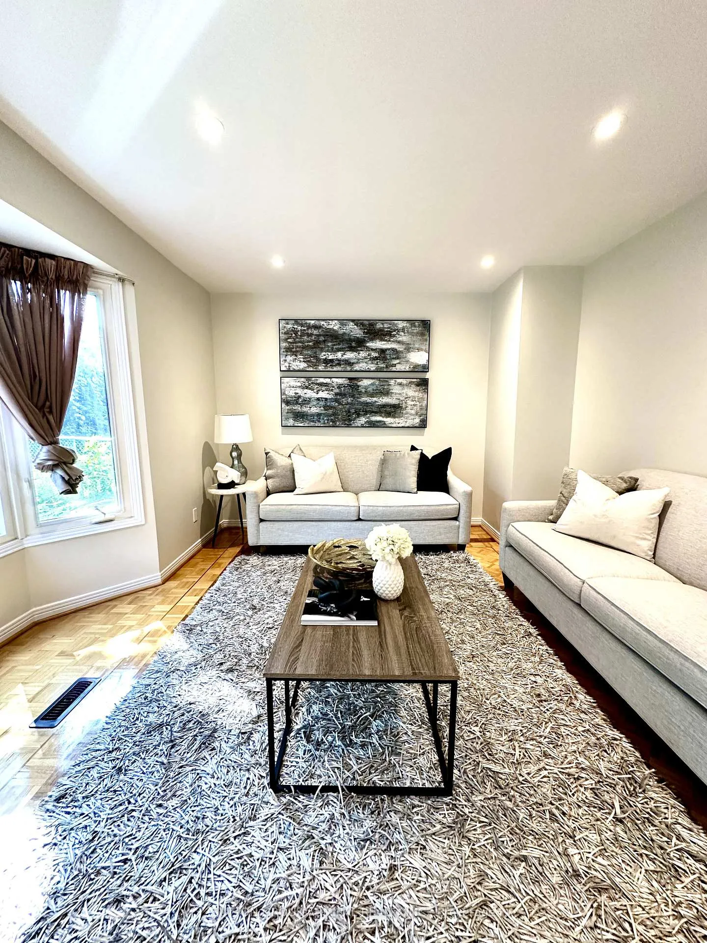 Photo 9 of 273 Spring Gate Boulevard, Vaughan, Crestwood-Springfarm-Yorkhill — HOMEH