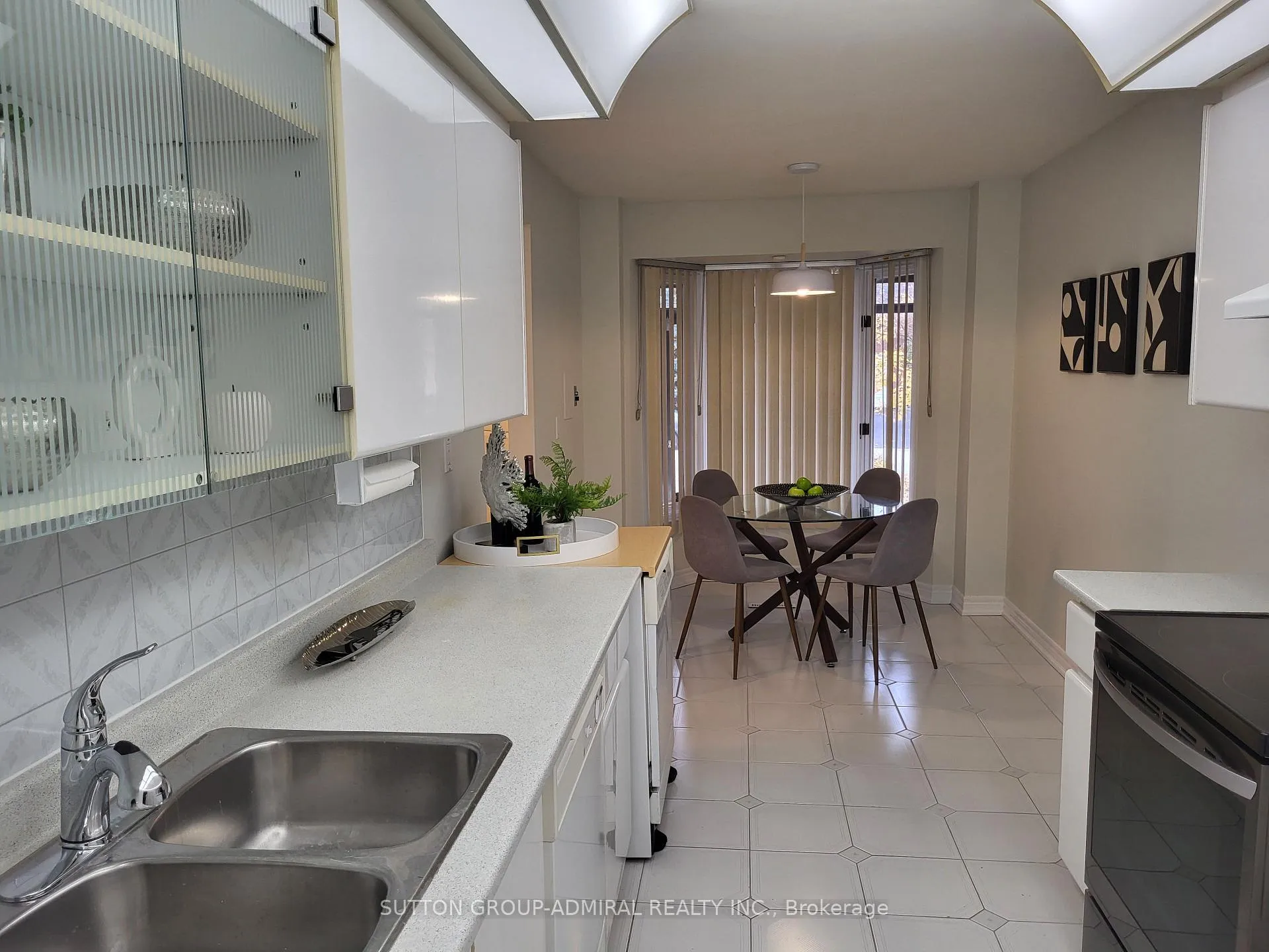 Photo 10 of 273 Spring Gate Boulevard, Vaughan, Crestwood-Springfarm-Yorkhill — HOMEH