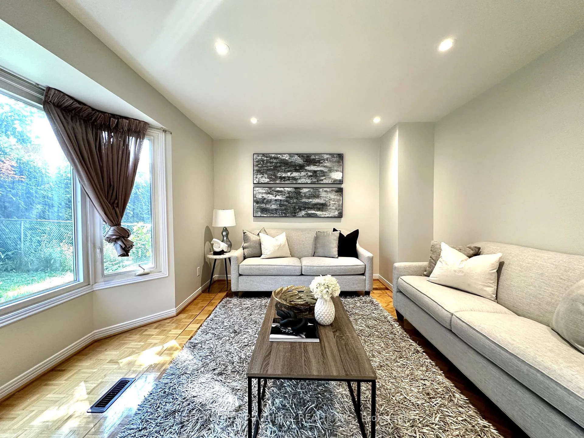 Photo 12 of 273 Spring Gate Boulevard, Vaughan, Crestwood-Springfarm-Yorkhill — HOMEH