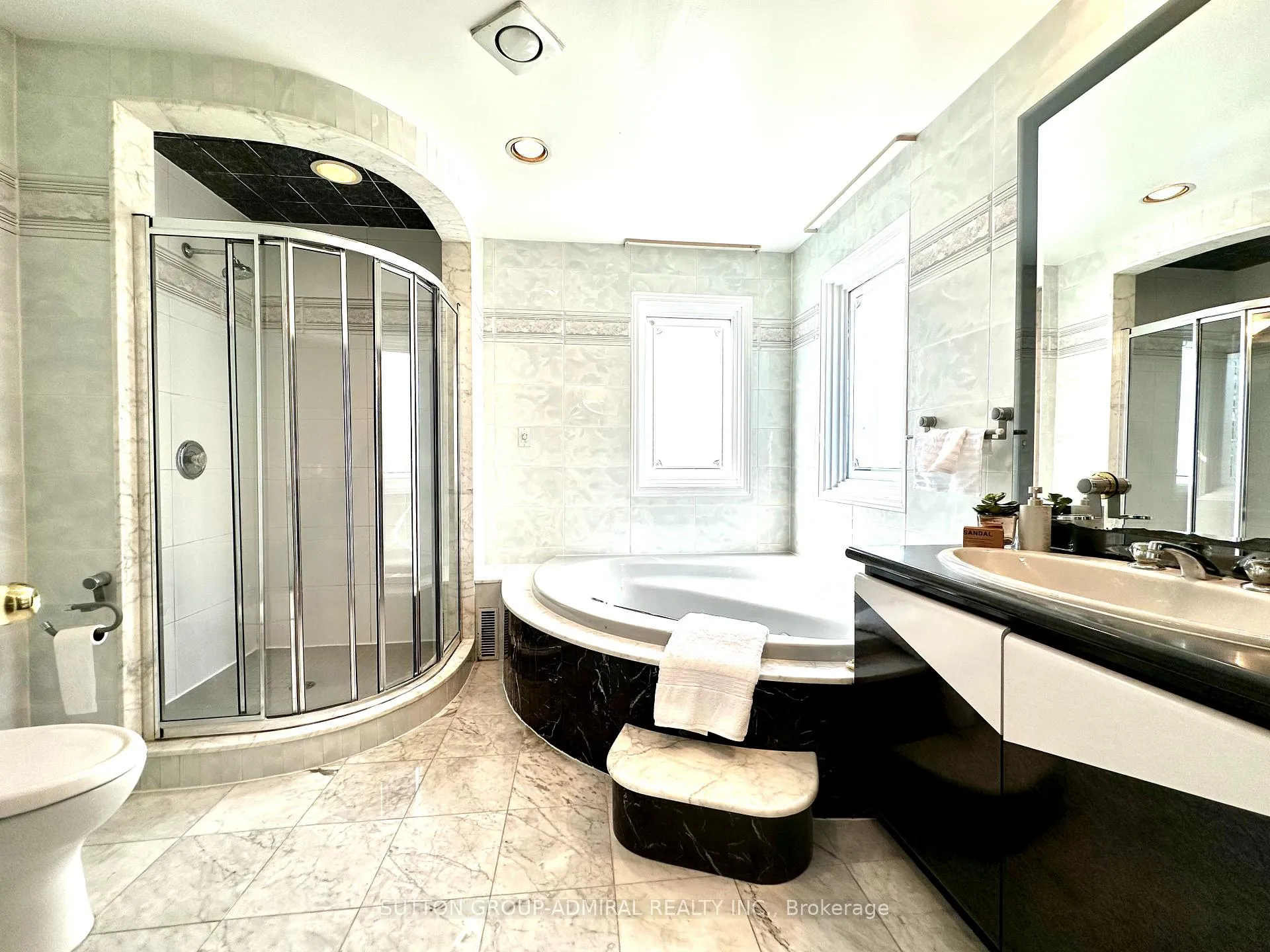 Photo 18 of 273 Spring Gate Boulevard, Vaughan, Crestwood-Springfarm-Yorkhill — HOMEH