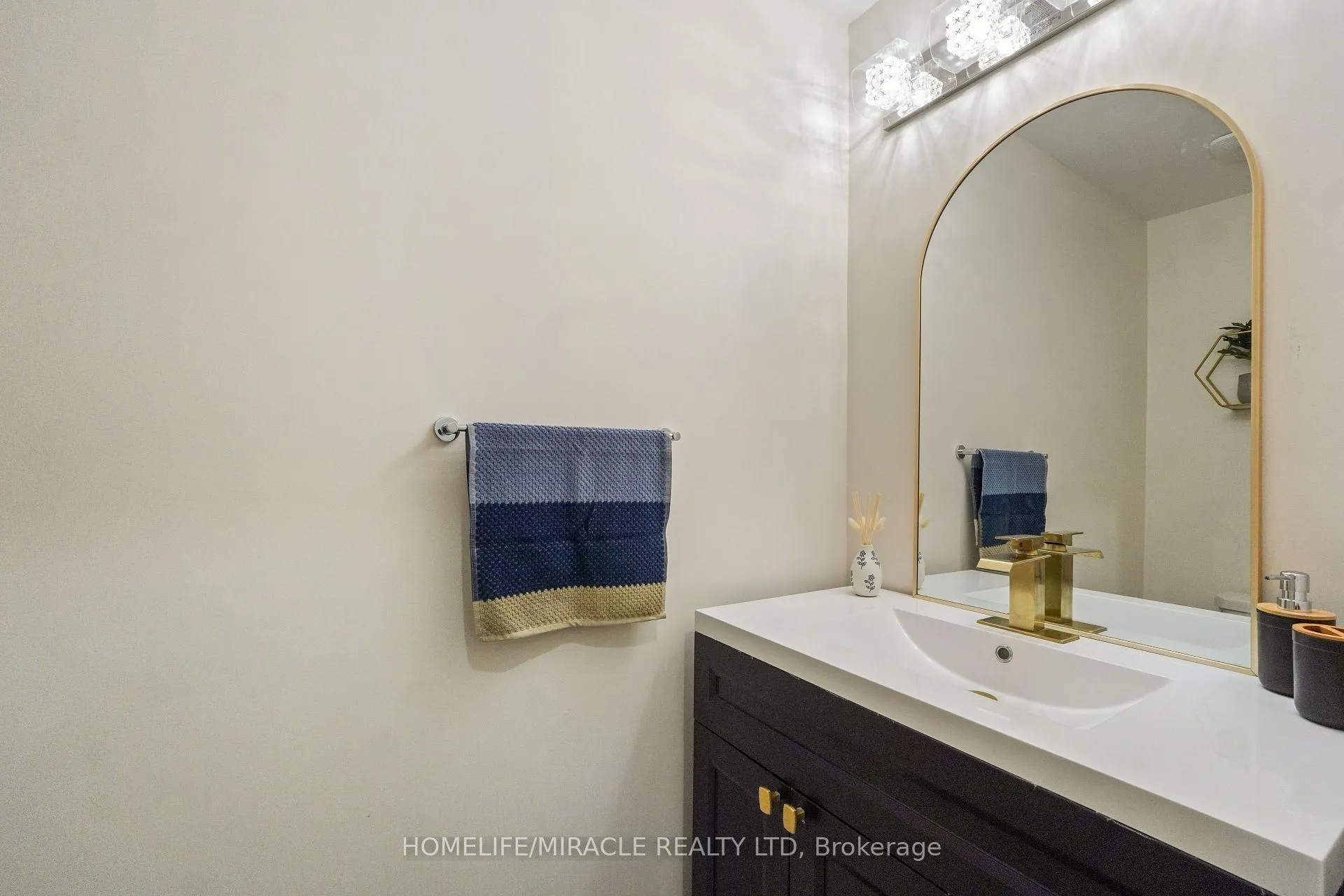 Photo 7 of 1053 Garner Road E, Hamilton, Ancaster — HOMEH