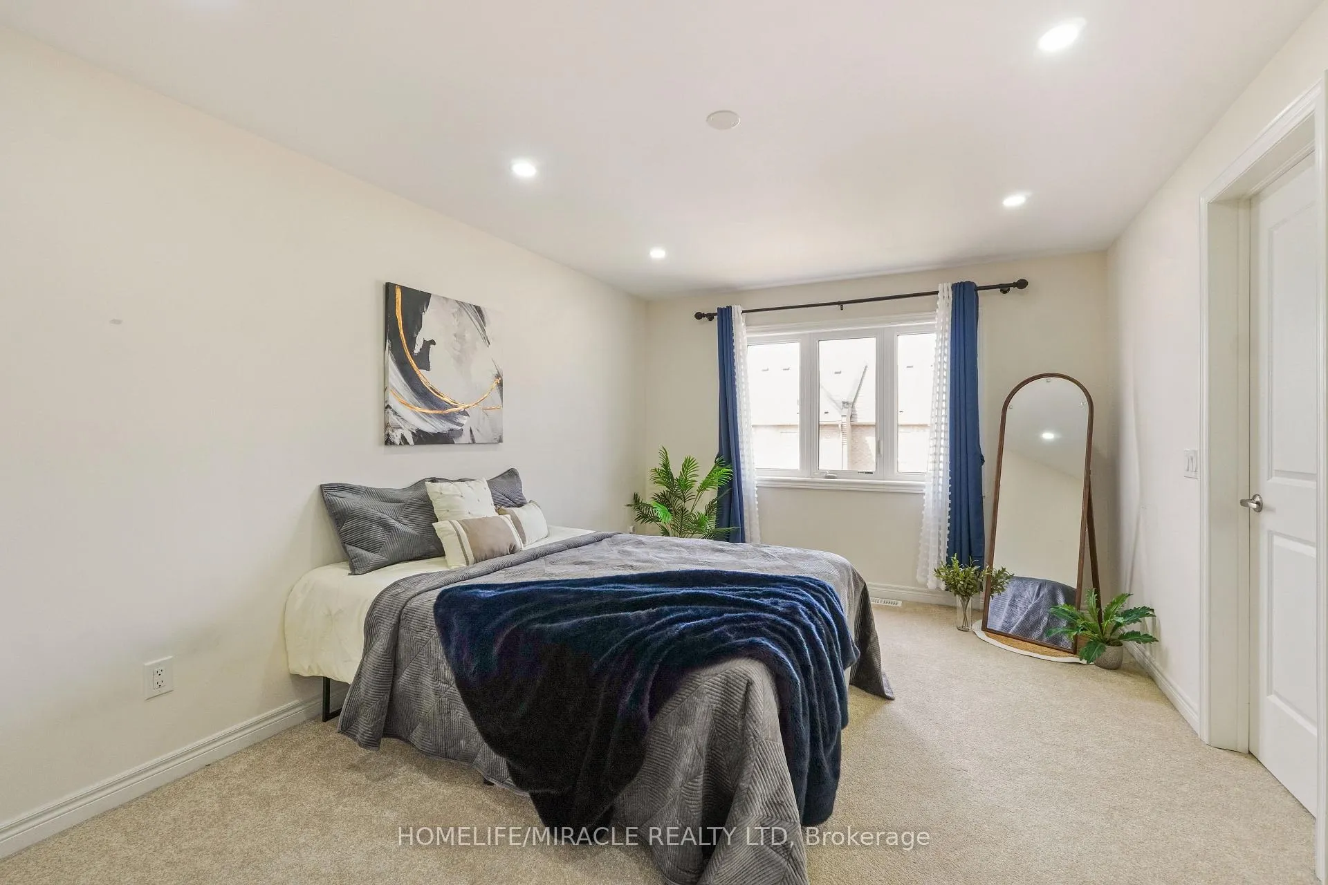 Photo 24 of 1053 Garner Road E, Hamilton, Ancaster — HOMEH
