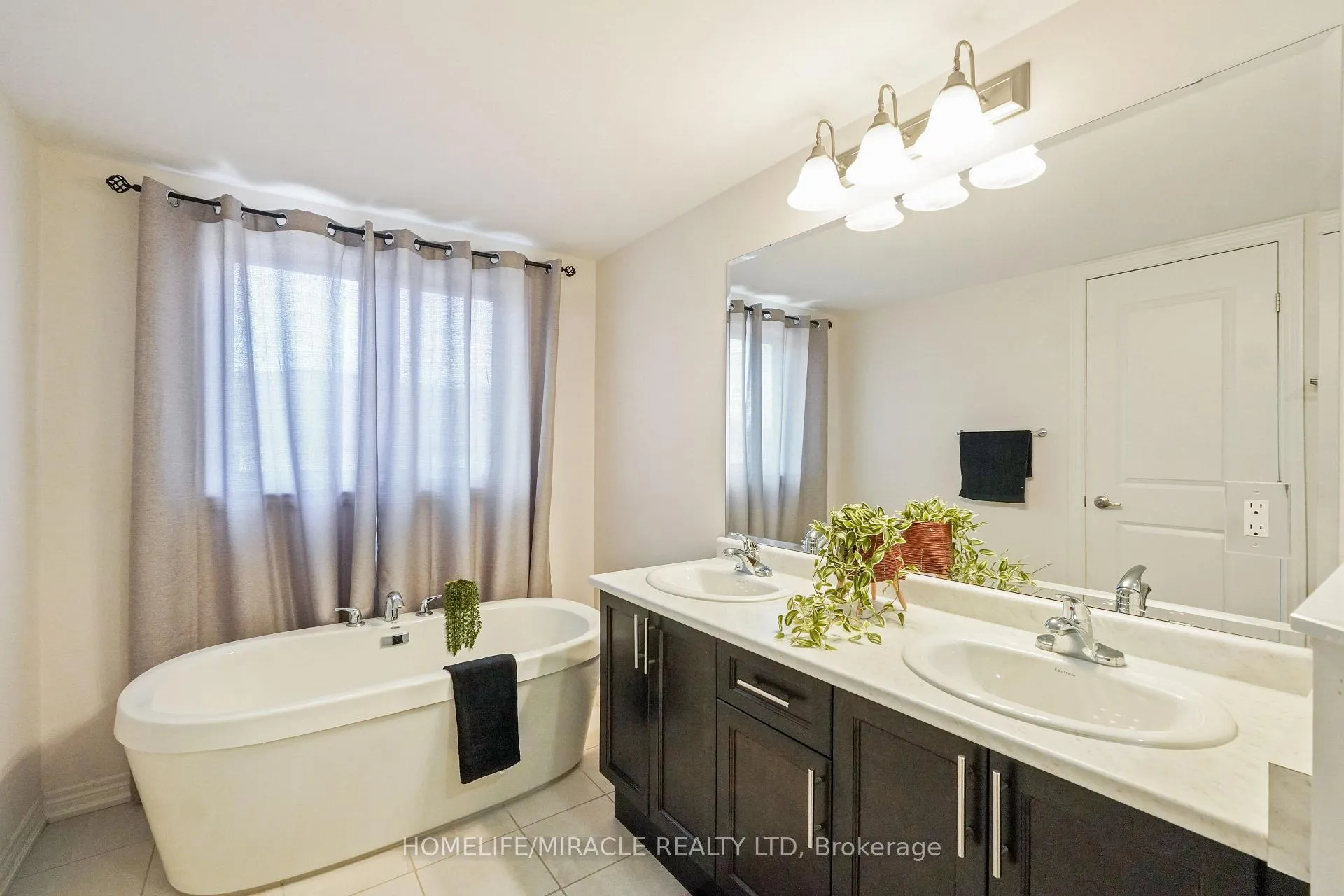 Photo 28 of 1053 Garner Road E, Hamilton, Ancaster — HOMEH