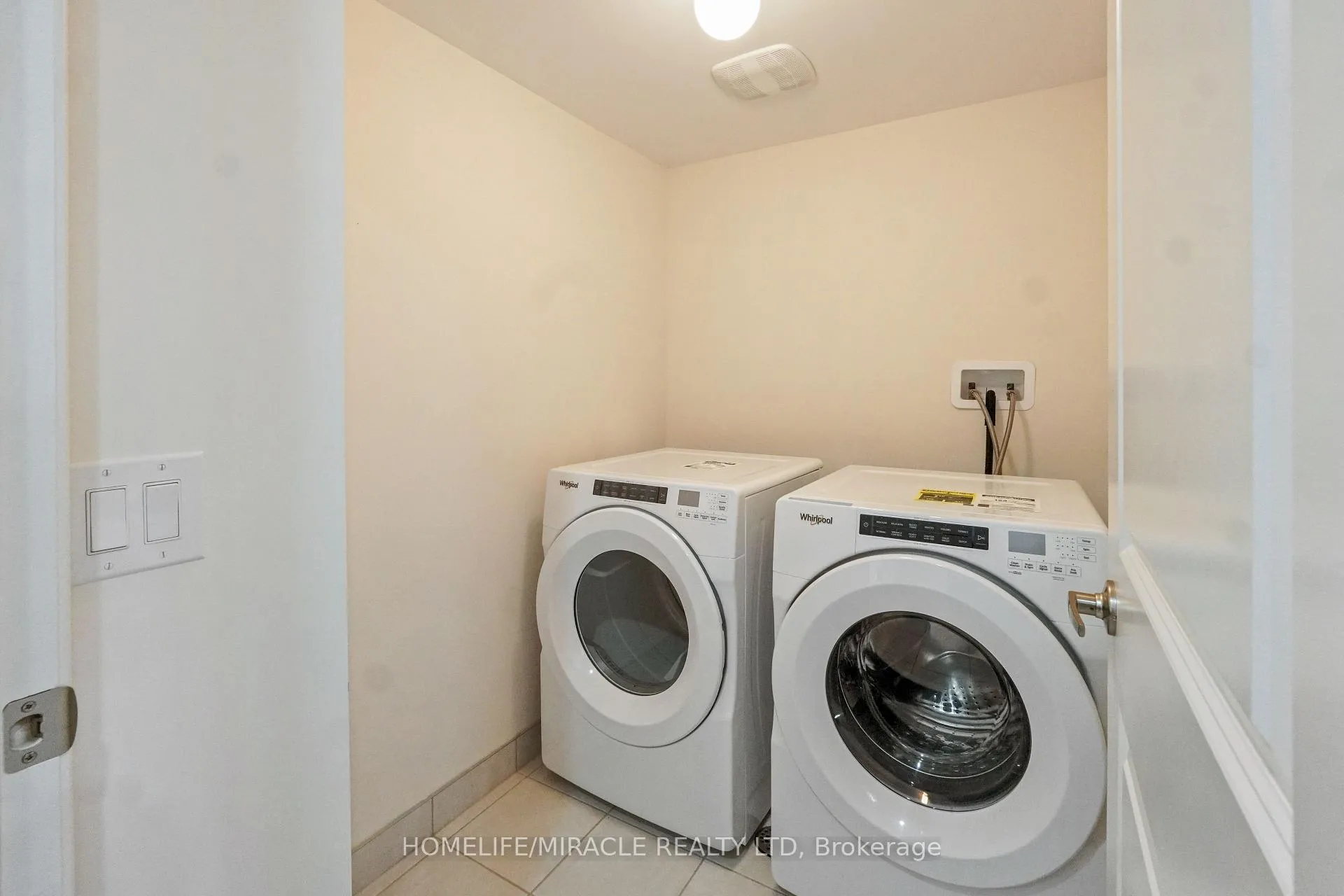 Photo 29 of 1053 Garner Road E, Hamilton, Ancaster — HOMEH