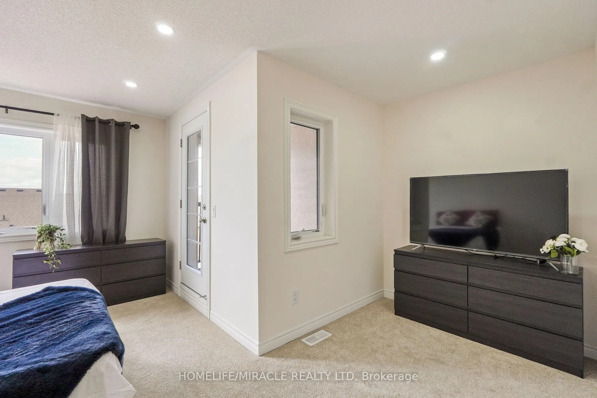 Photo 32 of 1053 Garner Road E, Hamilton, Ancaster — HOMEH