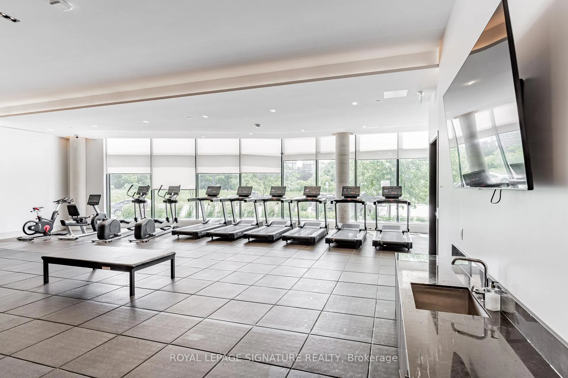 Photo 16 of Unit 2605, 18 Water Walk Drive, Markham, Unionville — HOMEH