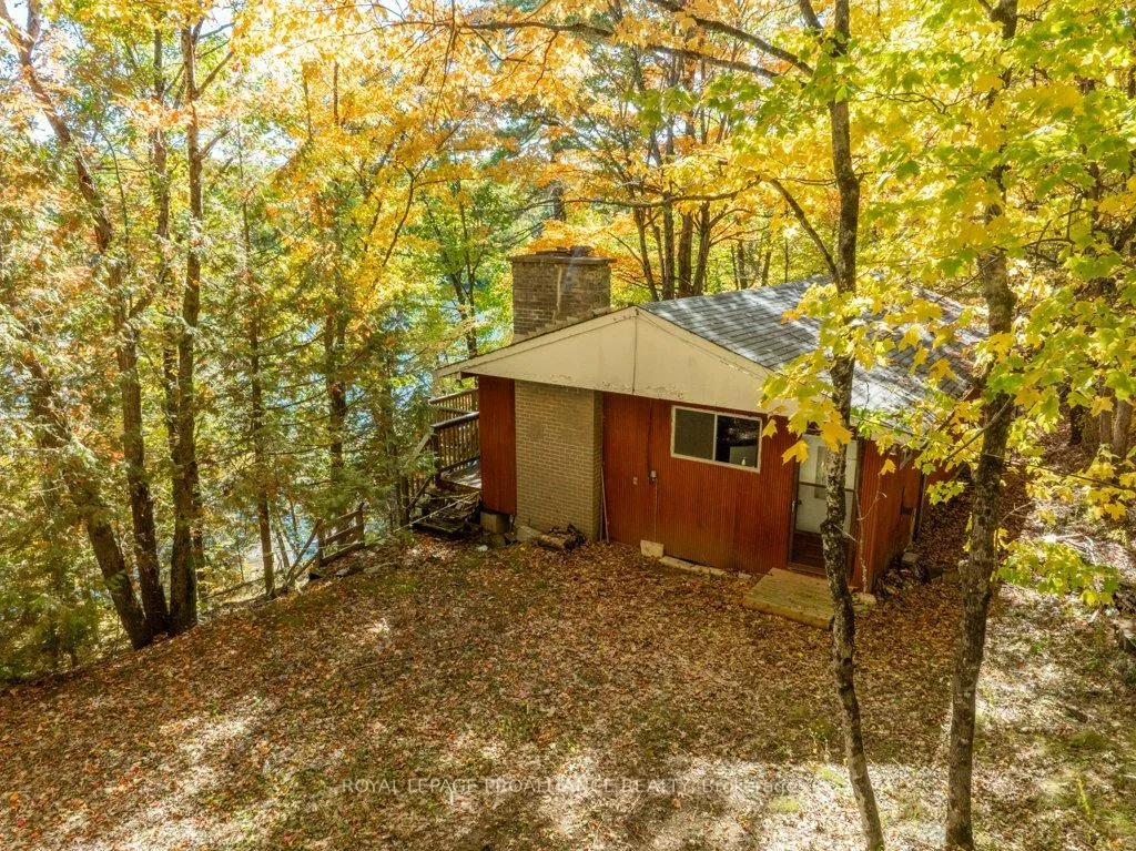 Photo 4 of 1042 East Flieler Lane, Frontenac, Frontenac North — HOMEH